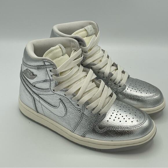 Nike Air Jordan 1 Retro High OG Chrome Silver FN7249 001 Sneakers Shoes WOMENS 6 - Picture 4 of 9
